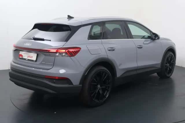 Audi Q4 e-tron (2024) thumbnail 5