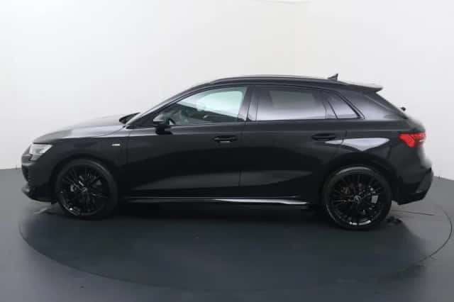Audi A3 (2025) thumbnail 2