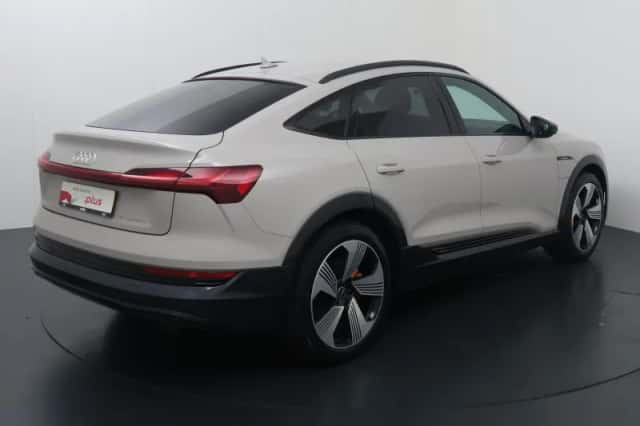 Audi e-tron (2022) thumbnail 5