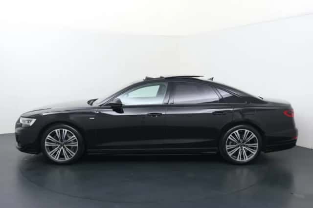 Audi A8 (2025) thumbnail 2