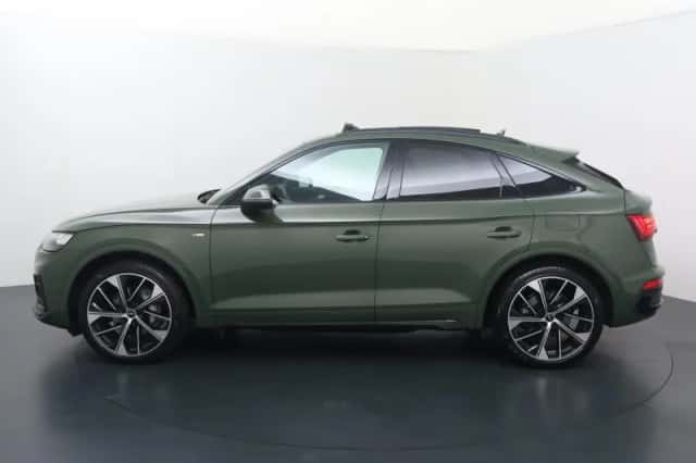 Audi Q5 (2023) thumbnail 2