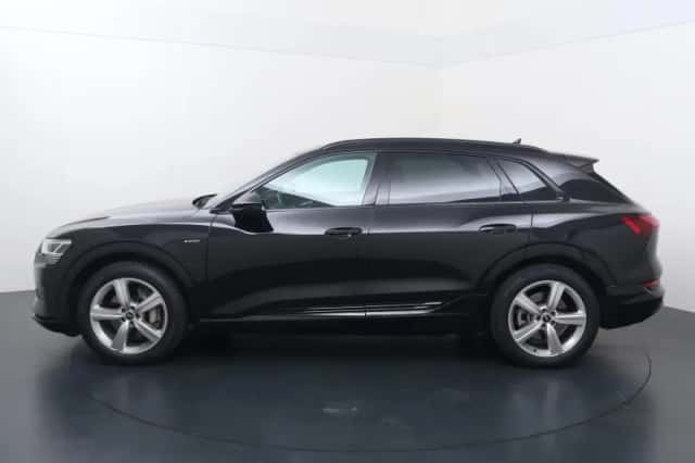 Audi e-tron (2022) thumbnail 2
