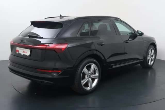 Audi e-tron (2022) thumbnail 5