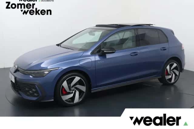 Volkswagen Golf (2025) thumbnail 1