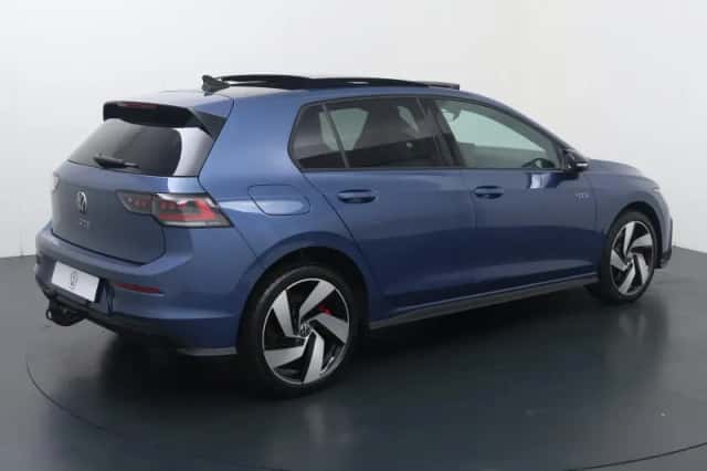 Volkswagen Golf (2025) thumbnail 5