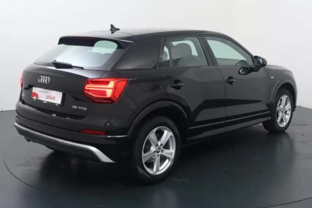 Audi Q2 (2021) thumbnail 5