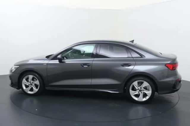 Audi A3 (2023) thumbnail 2