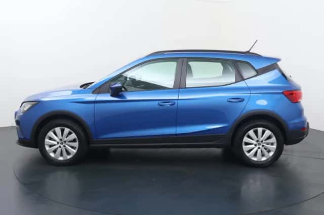 SEAT Arona (2022) thumbnail 2