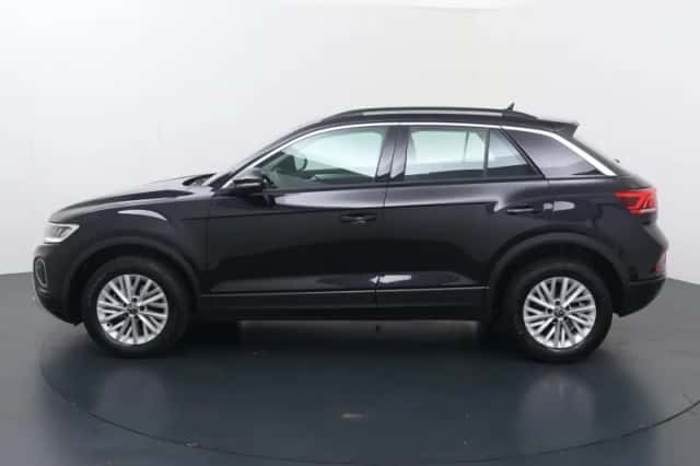 Volkswagen T-Roc (2022) thumbnail 2