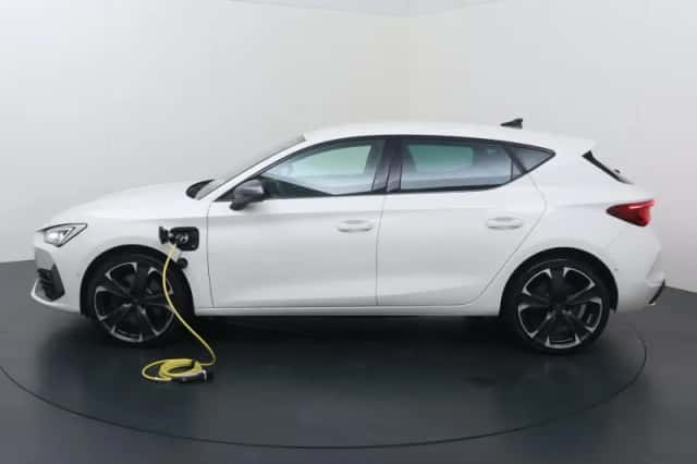 CUPRA Leon (2021) thumbnail 3
