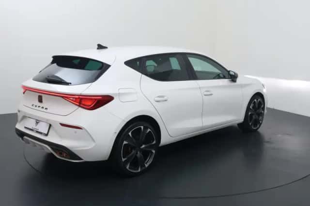 CUPRA Leon (2021) thumbnail 6