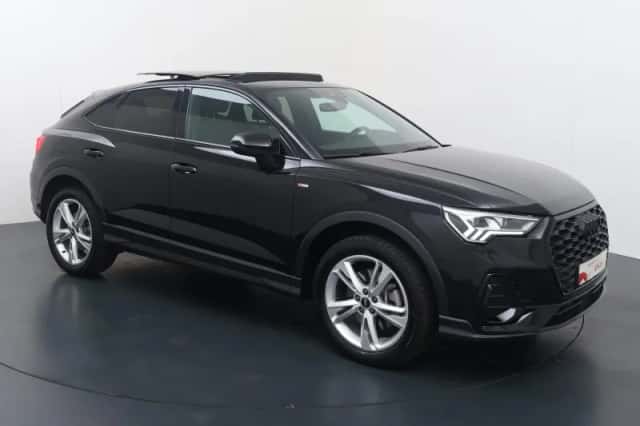 Audi Q3 (2023) thumbnail 3