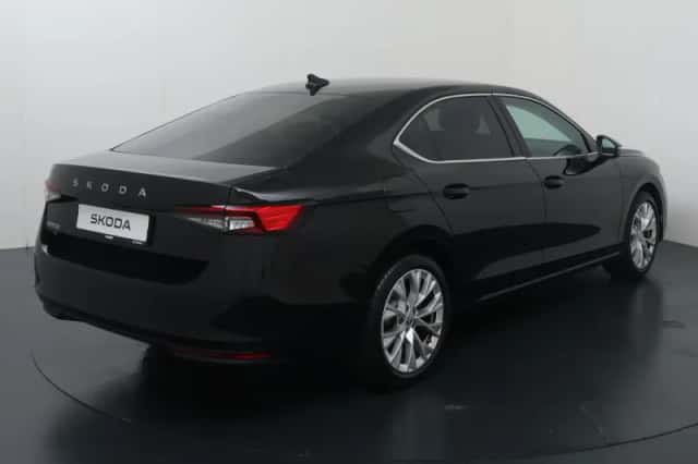 Škoda Superb (2025) thumbnail 5