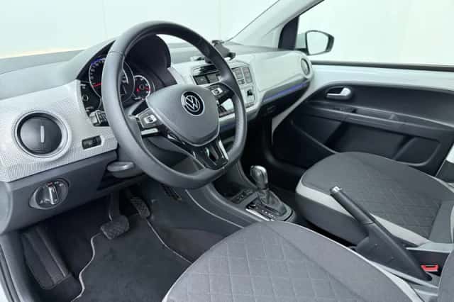 Volkswagen E-Up! (2022) thumbnail 6