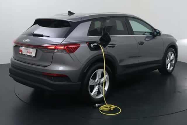 Audi Q4 e-tron (2025) thumbnail 6