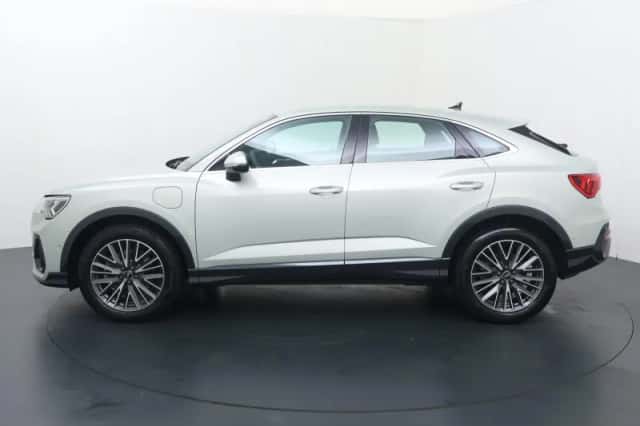Audi Q3 (2024) thumbnail 2