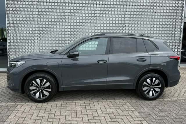 Volkswagen Tiguan (2026) thumbnail 2