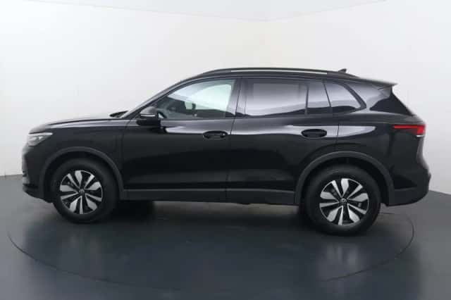 Volkswagen Tiguan (2026) thumbnail 2