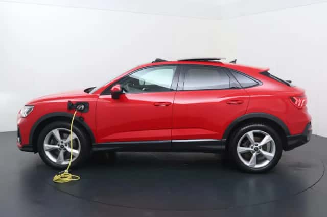 Audi Q3 (2023) thumbnail 2