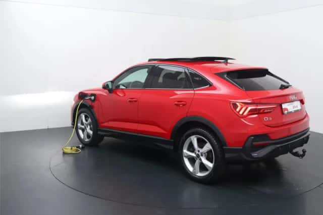 Audi Q3 (2023) thumbnail 4