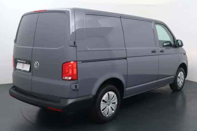 Volkswagen Transporter (2022) thumbnail 5