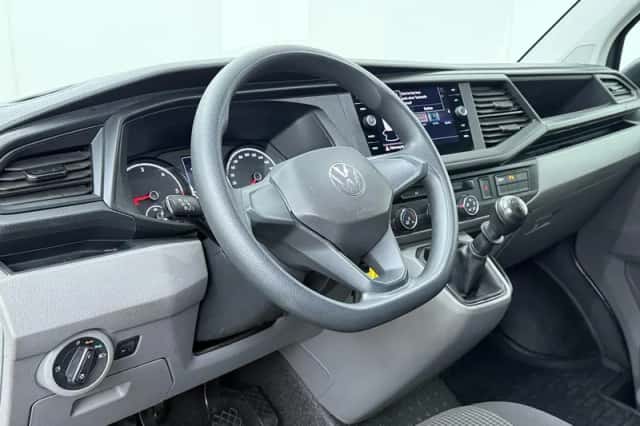 Volkswagen Transporter (2022) thumbnail 6