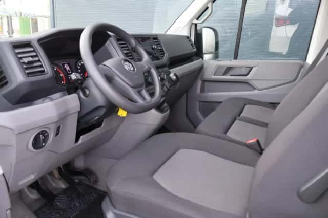 Volkswagen Crafter (2024) thumbnail 2
