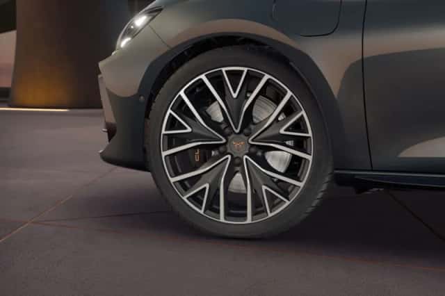 CUPRA Leon (2026) thumbnail 5