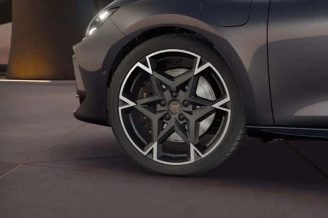 CUPRA Leon (2026) thumbnail 5