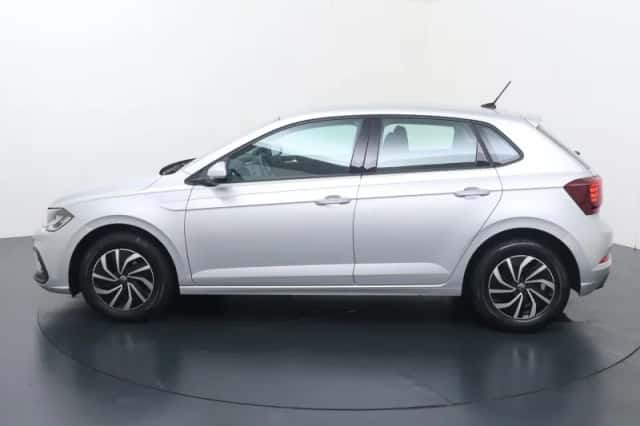Volkswagen Polo (2022) thumbnail 2