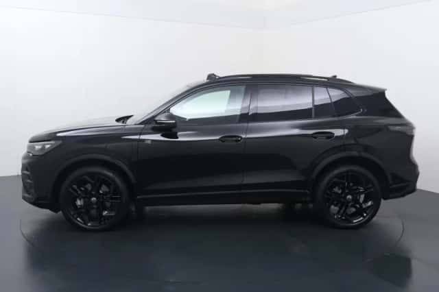 Volkswagen Tiguan (2025) thumbnail 2