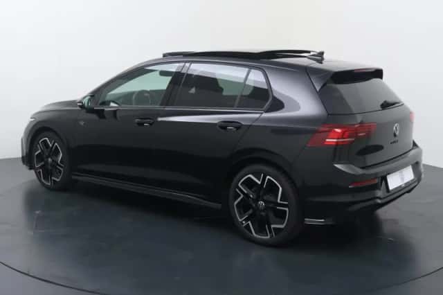Volkswagen Golf (2025) thumbnail 4