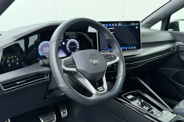 Volkswagen Golf (2025) thumbnail 6
