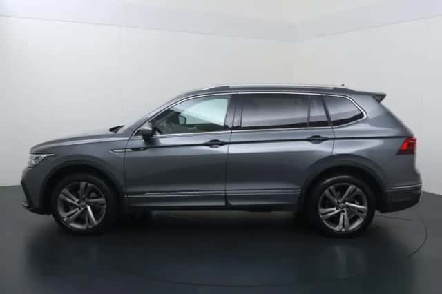 Volkswagen Tiguan (2023) thumbnail 2