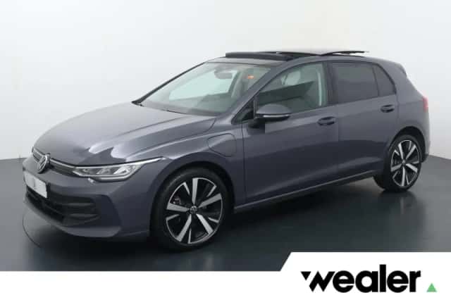 Volkswagen Golf (2025) thumbnail 1