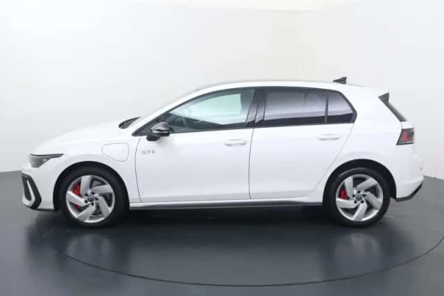 Volkswagen Golf (2025) thumbnail 2