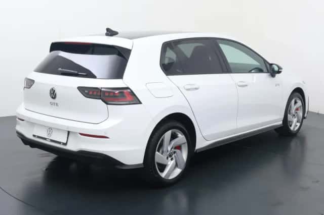 Volkswagen Golf (2025) thumbnail 6