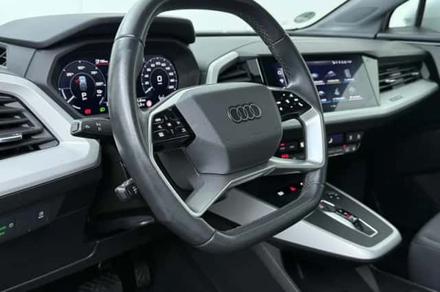 Audi Q4 (2023) thumbnail 6
