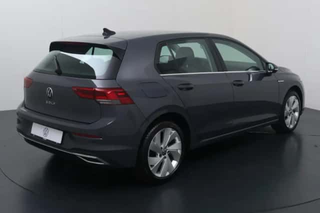 Volkswagen Golf (2021) thumbnail 5