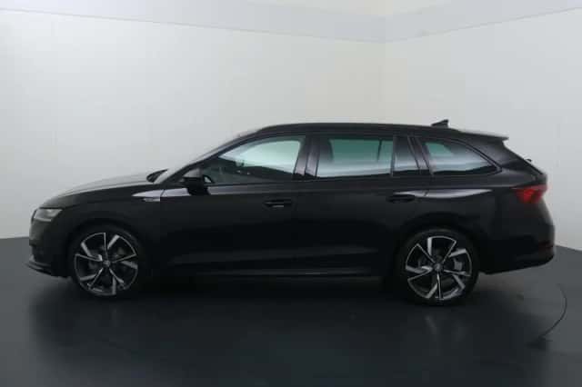 Škoda Octavia (2023) thumbnail 2