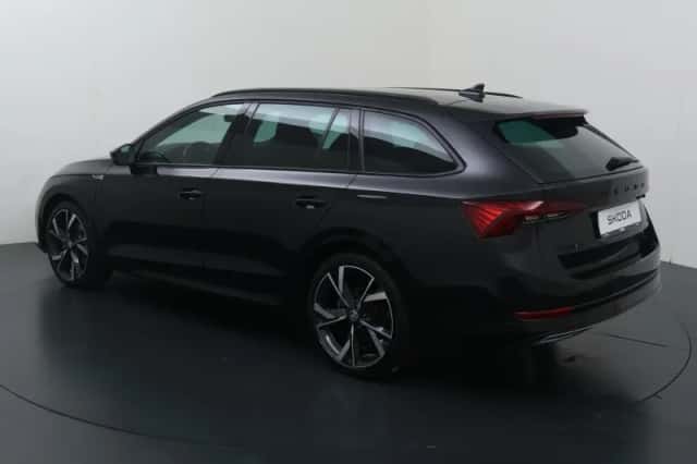 Škoda Octavia (2023) thumbnail 4