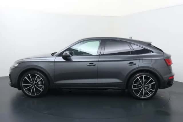 Audi Q5 (2023) thumbnail 2