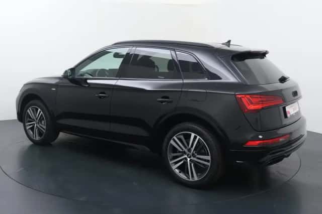 Audi Q5 (2023) thumbnail 4