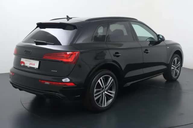 Audi Q5 (2023) thumbnail 5