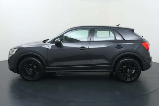 Audi Q2 (2022) thumbnail 2