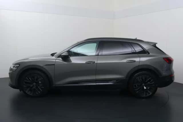Audi Q8 e-tron (2023) thumbnail 2