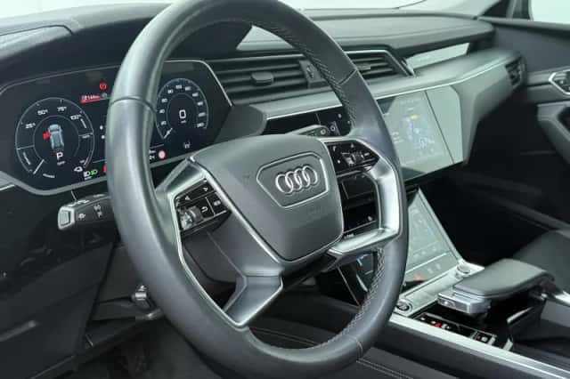 Audi Q8 e-tron (2023) thumbnail 6