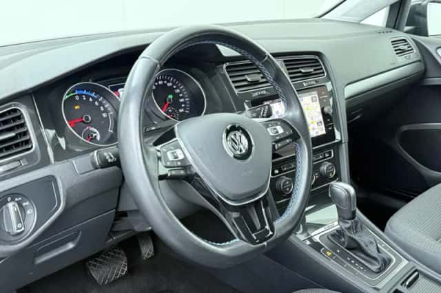 Volkswagen E-Golf (2020) thumbnail 6