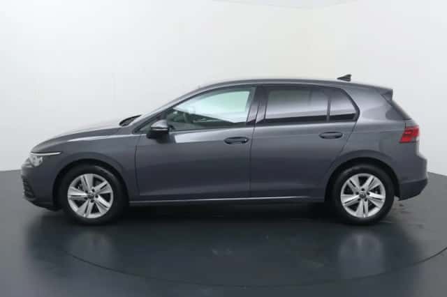 Volkswagen Golf (2021) thumbnail 2