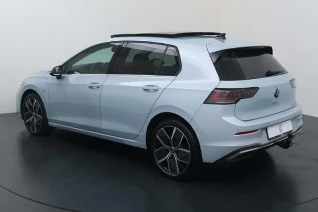 Volkswagen Golf (2025) thumbnail 4